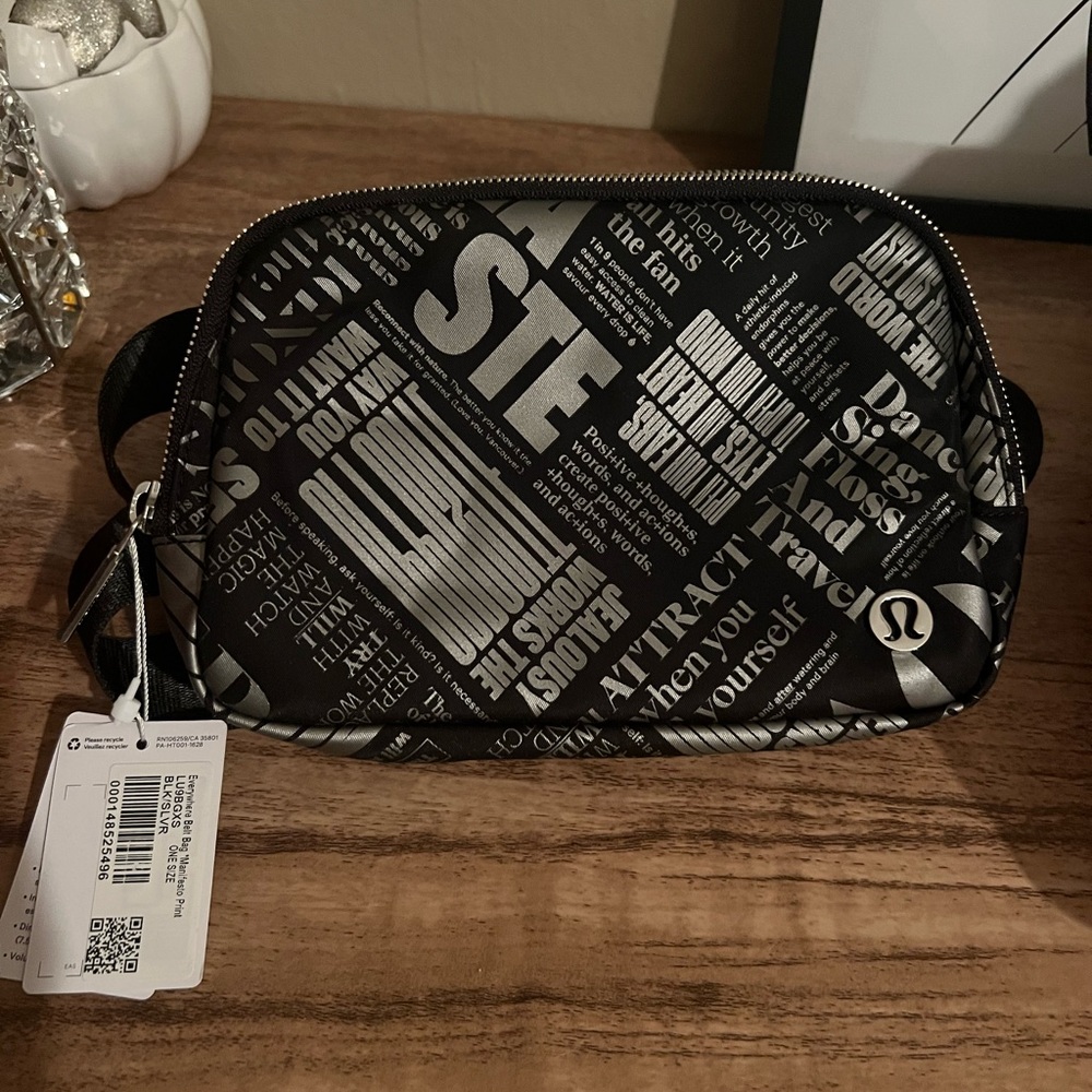 100% Authentic NWT Lululemon Everywhere 1L Belt Bag in Manifesto Print